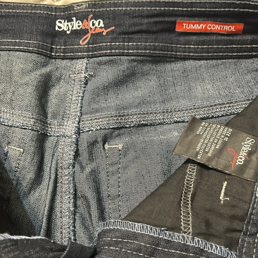 Style&Co Jeans Capri Tummy Control - Picture 7 of 11